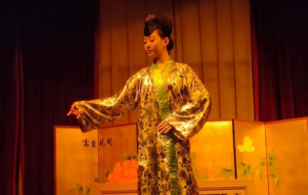 시간을 통해 여행 : 침수 극장 Pingyao의 인상에 고대 시대를 만나