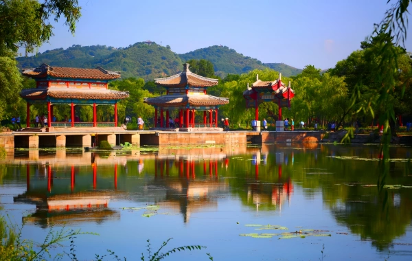 The Mountain Resort: A royal epic written with mountains and waters