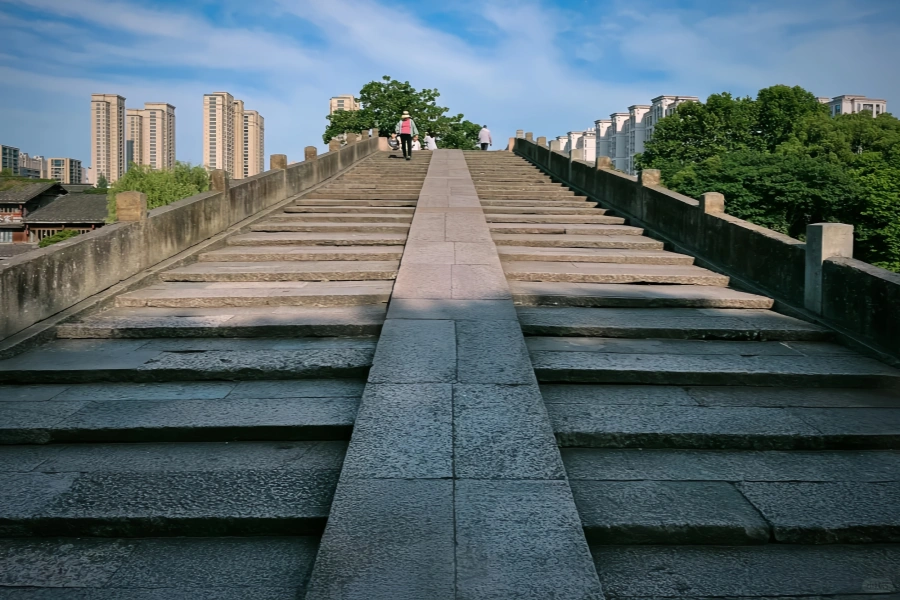 Gongchen Bridge: A Guardian of the Ancient Grand Canal's Millennium Glory-3