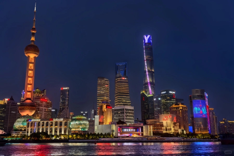 Huangpu River Cruise: A Journey through a Century of Splendor from Fishing Village Streams to a Major Eastern Port-3