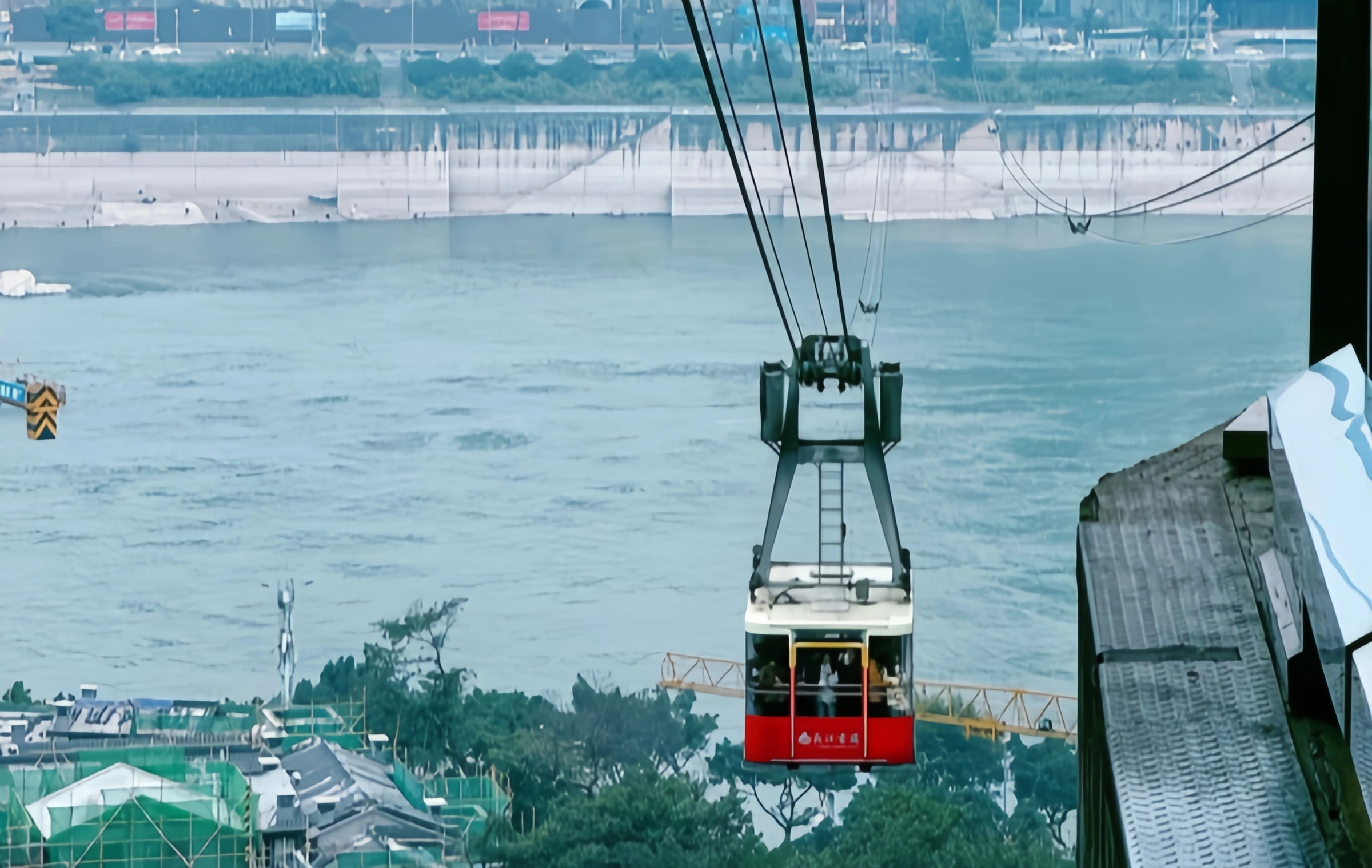 Chongqing Yangtze River Cableway: A Time Space Ferry from Urban 