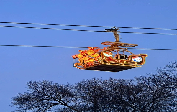  (سونغوا ريفر) يشاهد (كبلواي) (أ) (كلود سورني) في 70 متراً تشرف على سكايلين من مدينة الجليد-2