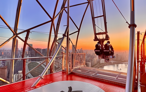 Raffles City Cloud Swing: Волшебное путешествие на 250 метров над землей-3