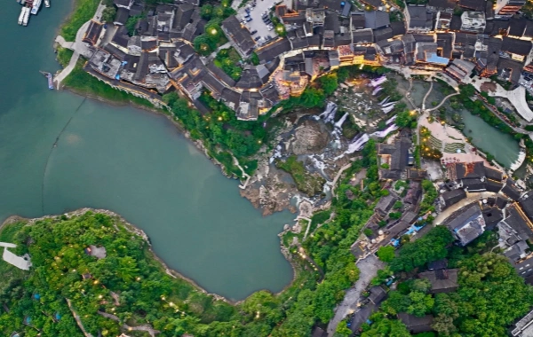 مدينة (فورونغ) القديمة: (جورني) إلى قرية (ميلينيوم توسي كينغ)-2