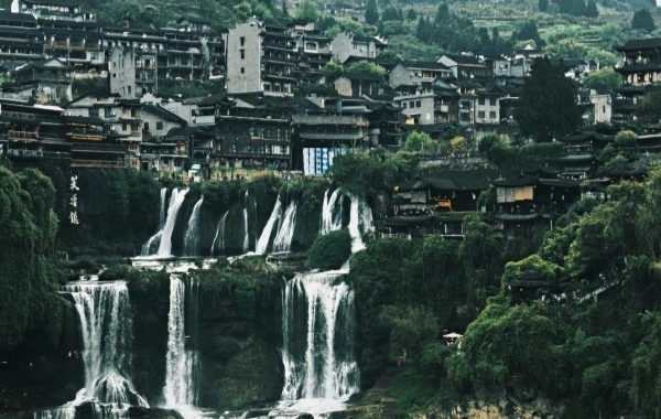 مدينة (فورونغ) القديمة: (جورني) إلى قرية (ميلينيوم توسي كينغ)-3