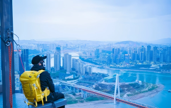 Sky Platform 131 & Bus Route 131: Observatoire urbain de haute altitude de Chongqing-3