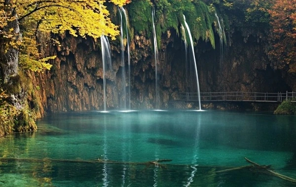 بحيرة باوفنغ: A Journey to a 