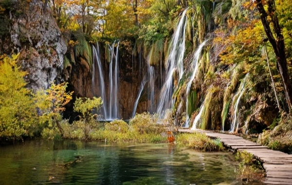 بحيرة باوفنغ: A Journey to a 