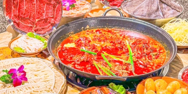 <a class='seo-content-a'  target='_blank'  href = 'https://intotravelchina.com/html/web/chengdu/index.html'>Chengdu Hot Pot</a>,2.jpg