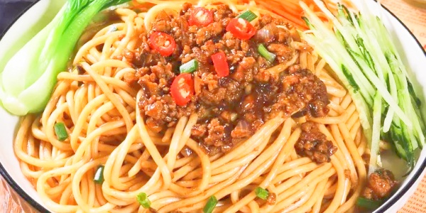 zhajiangmian,Is Beijing food spicy.jpg