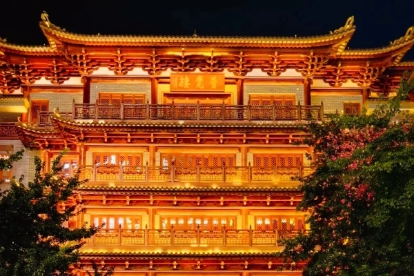 اليوم الأول: غوانغزو ريفال